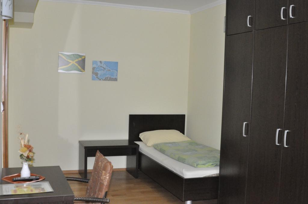 Guest House Mlada Lipa Maribor Exterior photo